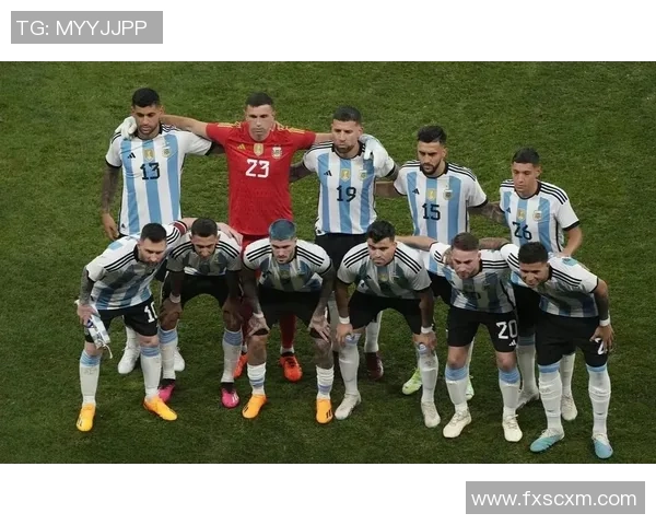 足球巨星退役后重返赛场再创辉煌引发球迷热议与期待 足球巨星退役后重返赛场再创辉煌引发球迷热议与期待