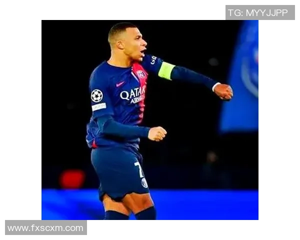 足球明星的璀璨人生与精彩瞬间尽在镜头之中展现无遗