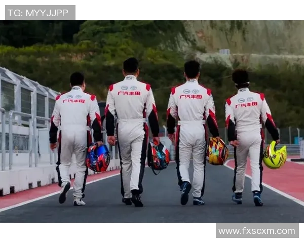 洲际杯精彩回顾:上海足球队默契配合展现团队实力与战术智慧 洲际杯精彩回顾:上海足球队默契配合展现团队实力与战术智慧